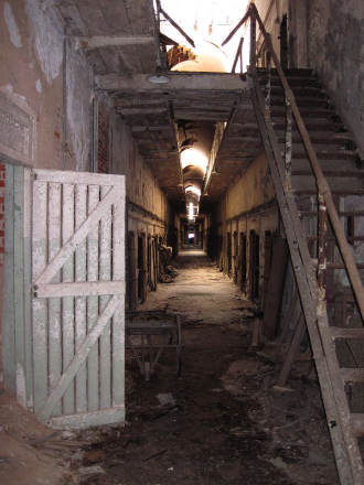 75 - Cell Block 5
Eastern State Penitentiary